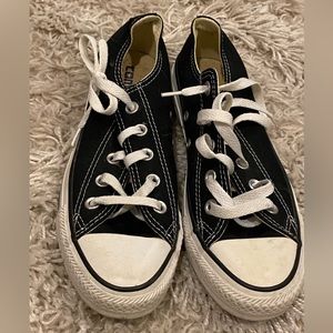 Converse Size 6 women’s
